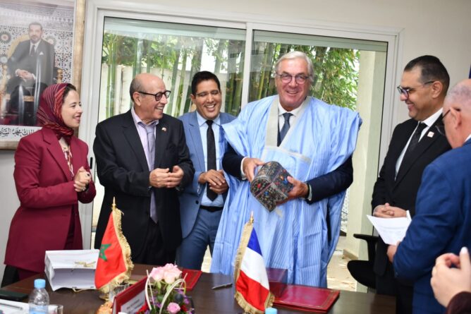 وفد فرنسي يزور الجمعية المغربية لرؤساء مجالس العمالات والأقاليم