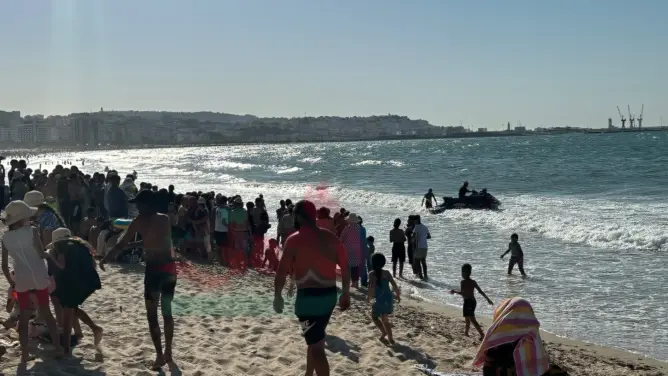 شاطئ طنجة يلفظ جثة شاب عشريني (صور)