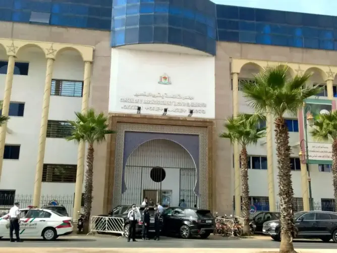 “فساد مالي أم صراع سياسي؟”.. اتهامات متبادلة تُشعل مقاطعة يعقوب المنصور بالرباط