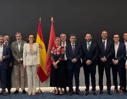 المغرب وإسبانيا يتفقان على إجراءات جديدة للنقل الطرقي.. والرباط تطالب بـ110 آلاف رخصة سفر