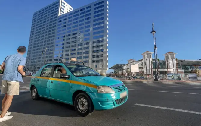 رفض نقابي وحقوقي لتعريفة جديدة لسيارات الأجرة بطنجة