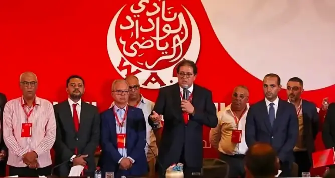 تسريح غير مسبوق في الوداد.. إدارة أيت منا تُقصي 21 لاعبا بعد “موسم مخيب”