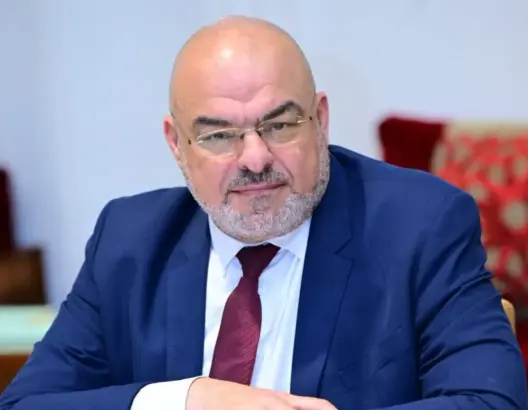 الحقيقة لا تبنى بالضجيج بل بالمؤسسات