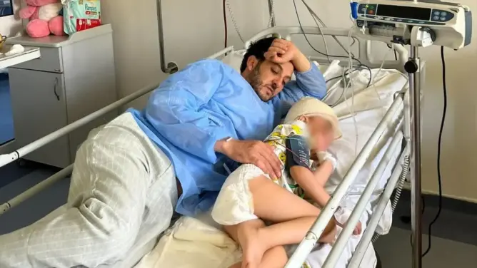 بعد دهسها بسيارة على الشاطئ.. نقل الطفلة غيثة للعلاج بإيطاليا