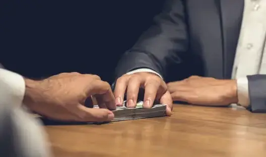 قائدة الملحقة الإدارية الأولى بأزمور تُفشل محاولة رشوة وتُحيل المتهم إلى العدالة