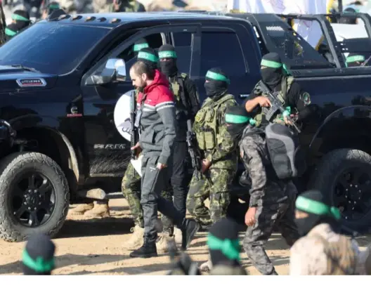 ترامب يعلن قرب الإفراج عن 10 أسرى في غزة