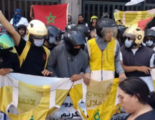عمال “غلوفو” ينددون بـ”الاستغلال” والمس بالوحدة الترابية في وقفة احتجاجية بالبيضاء