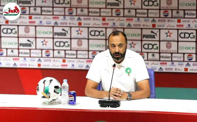 لحظة كشف السكتيوي عن قائمة المنتخب في الشان