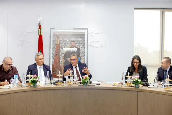 “الأحرار” يشيد بالمنجز الحكومي ويصفه بـ”المشرف” ويستنكر “تبخيس” المؤسسات الأمنية