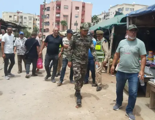 همت المقاهي والأرصفة والمتسولين.. سلطات سلا تشن حملة واسعة لتحرير الملك العمومي