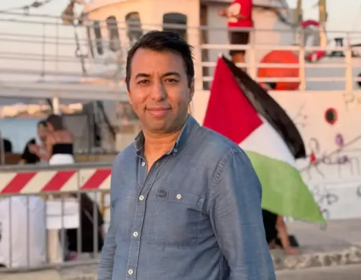 بعد الإفراج عنه.. سلطات الاحتلال الإسرائيلي تُرحل الصحافي محمد البقالي صوب باريس