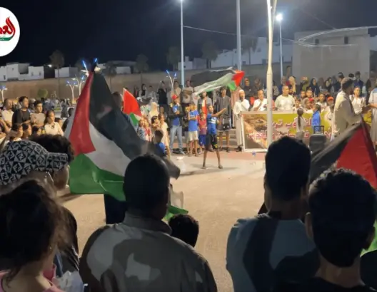 متظاهرون يحتجون ليلا بأزمور تضامنا مع فلسطين
