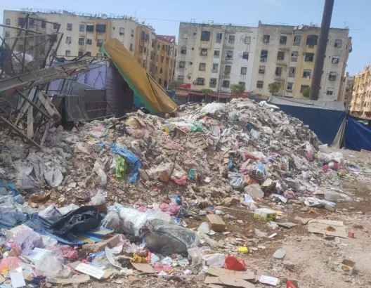 وسط أكوام الأزبال.. تخصيص ميزانية لتهيئة “سهرات فنية” يفجر جدلا بسيدي مومن