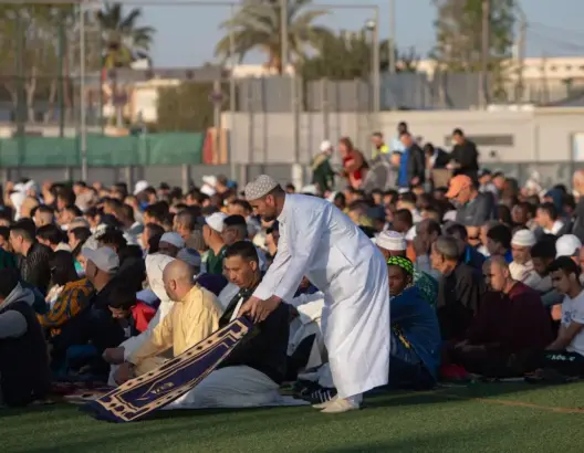 خوميا الإسبانية تحظر احتفالات المسلمين بالأعياد وتثير جدلا حول الحريات الدينية