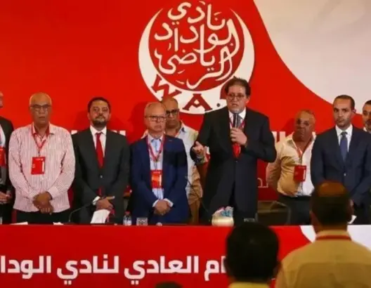 أيت منا يرضخ لضغط المنخرطين ويحدد منتصف شتنبر موعدا للجمع العام