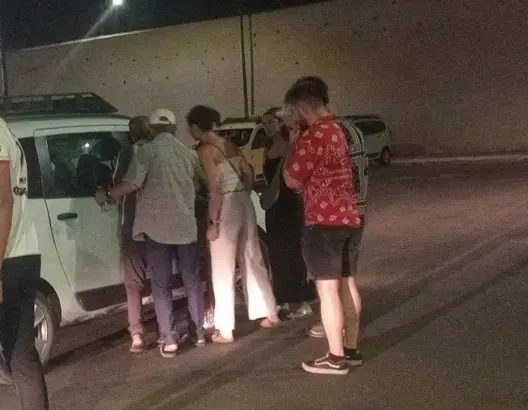 “يفضلون الأجانب”.. سائقو طاكسيات باب غمات بمراكش “يرفضون” نقل ركاب للشويطر وأيت أورير