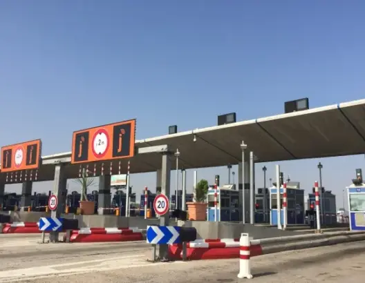 استغلال خارج القانون..”لوطوروت”تسرّح عمال “جواز” بلا تعويض.. وتسعّر البطاقة بـ80 درهما