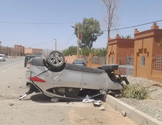 انقلاب سيارة قرب أكدز وإصابة السائق بجروح خفيفة