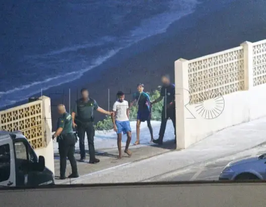 سبتة المحتلة تواجه اكتظاظ القاصرين والمغرب يبعد المهاجرين البالغين