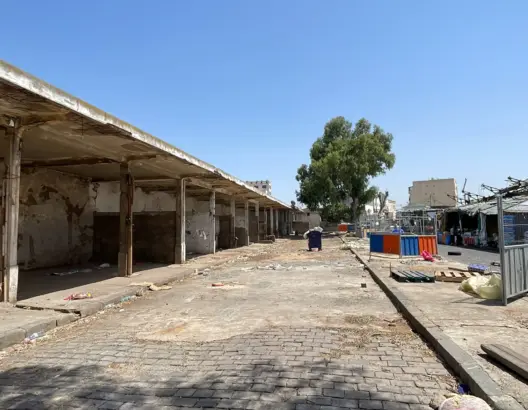 القطار السريع يزيل جزاء من سوق الحبوب بالبيضاء