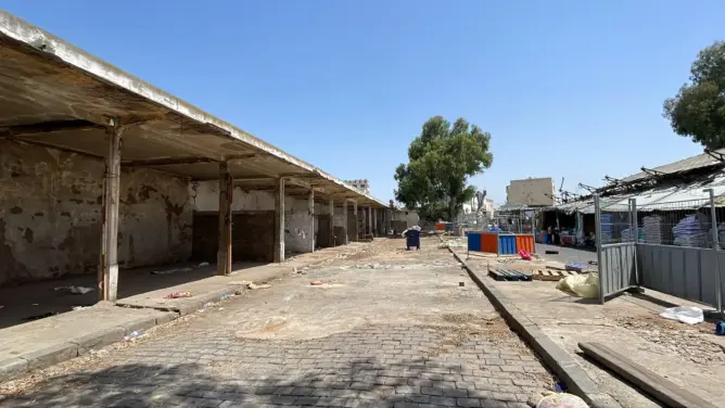 القطار السريع يزيل جزاء من سوق الحبوب بالبيضاء