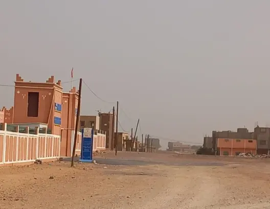 سكان ودادية يدعون عامل إقليم زاكورة إلى ربط منازلهم بشبكة الكهرباء 