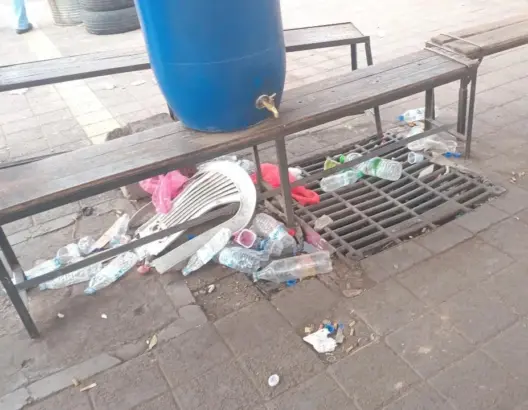 محطة الطاكسيات باب دكالة بمراكش.. إهمال بيئي يضر بالزوار والساكنة
