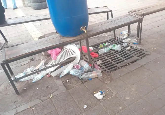 محطة الطاكسيات باب دكالة بمراكش.. إهمال بيئي يضر بالزوار والساكنة