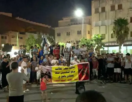 عطش وتهميش.. ساكنة تيسة بتاونات تخرج للشارع للمطالبة بالماء والمستشفى
