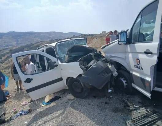 بينهم طفل.. مصرع شخصين وإصابة آخرين في اصطدام ثلاثي بضواحي طنجة (صور)