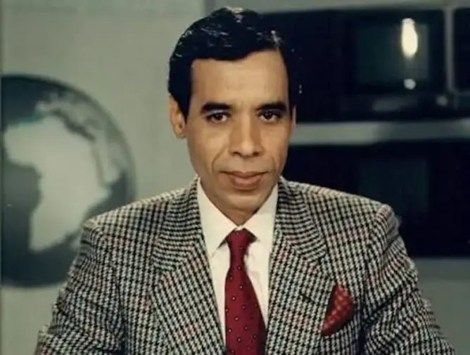 وفاة الإعلامي علي حسن.. صوت “سينما الخميس” الذي رافق أجيالا من عشاق الفن السابع