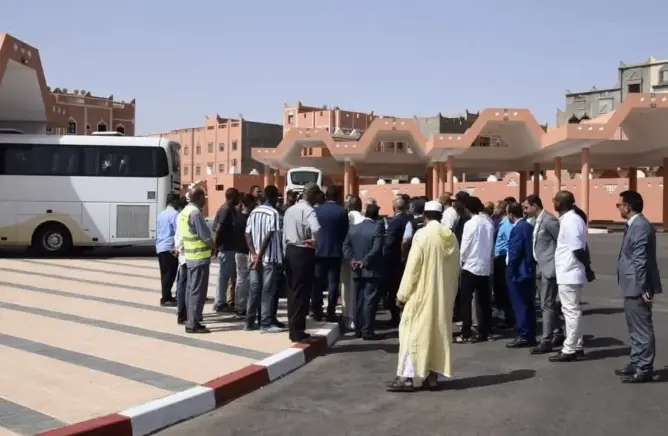 “السفر صار حلما”.. تذاكر الحافلات من زاكورة إلى البيضاء تلتهم جيوب المسافرين