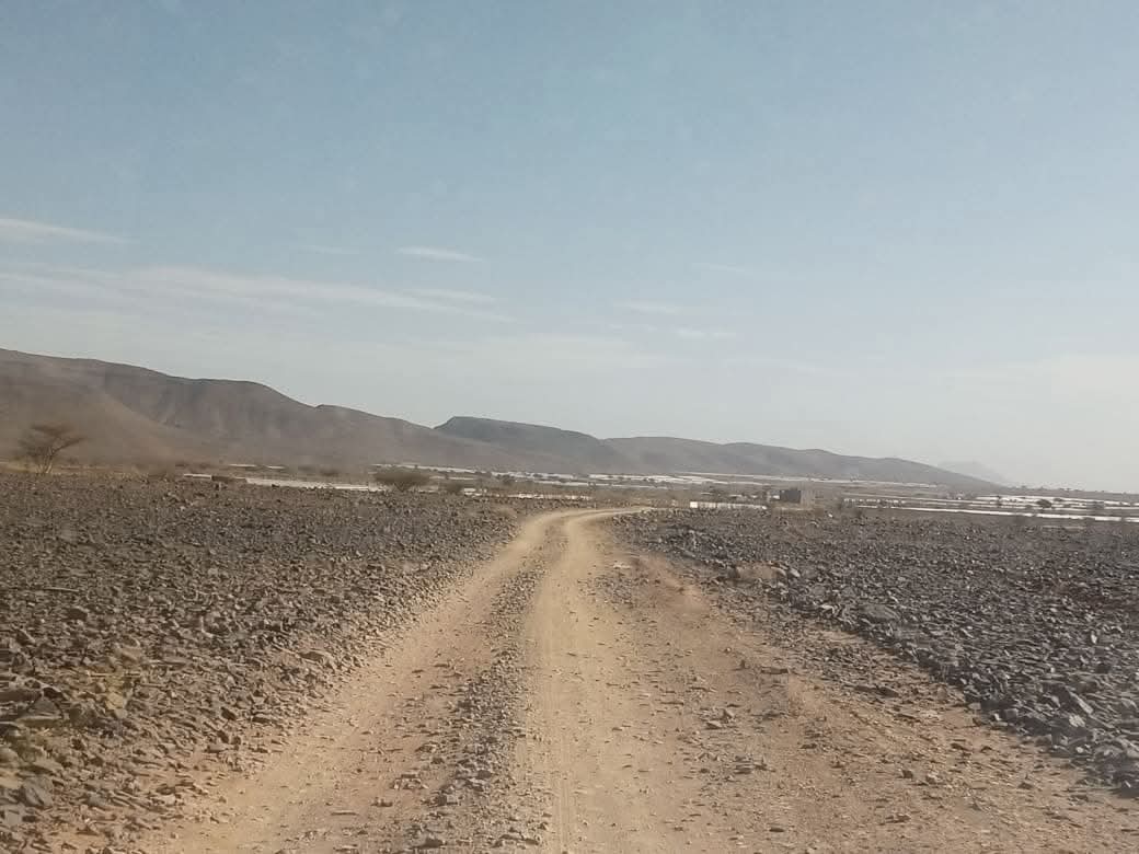 طريق إقليمية وعرة بوادي بوتيوس بزاكورة، تعكس معاناة الساكنة من العزلة وقلة البنية التحتية
