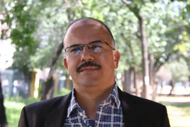 تعقيبا على الجامعي.. الزميل بوبكر “إن اليد واهبة القمح، تعرف كيف تسن سكين الذبح”