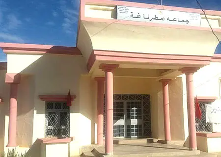 ساكنة امطرناغة تتظلم لدى وسيط المملكة بسبب انقطاع الإنارة العمومية