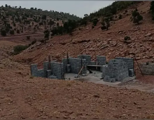 بعد الجدل.. مسؤول يكشف حقيقة صور “الشعبة” ويؤكد توقيف بناء منزل فقيه بضواحي أزيلال