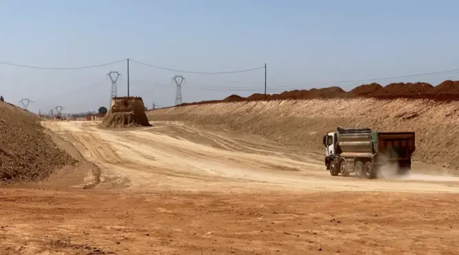تقدم أشغال خط القطار فائق السرعة TGV نحو ملعب حسن الثاني ببنسليمان