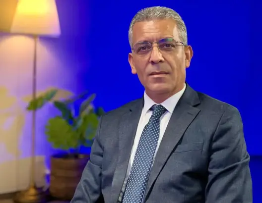 تهمة العشق للوطن.. حين يُصبح الدفاع عن الوطن ونظامه جريمةً بنظر العابثين