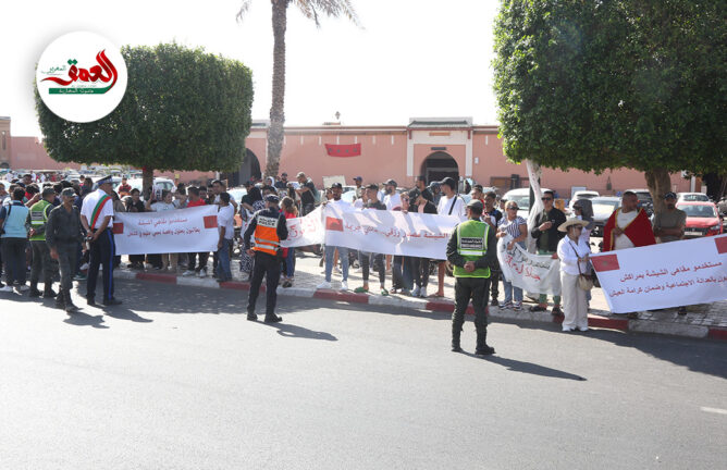 ''إلا بغيتو تحيدوها عطيونا البديل".. مستخدمو مقاهي الشيشة بمراكش يرفضون التشرد ويطالبون بالحوار