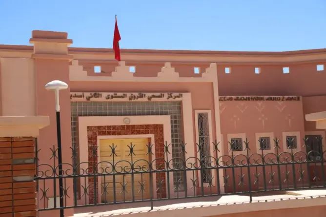 مركز صحي مجهز بلا طبيب يترك ساكنة “إزناكن” نواحي ورزازات في مواجهة المعاناة