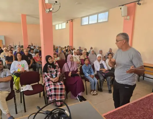 إعدادية الحسنى الرائدة بعين الشق تنظم لقاء تواصليا لتعزيز انخراط الأسر في المسار التربوي للتلاميذ