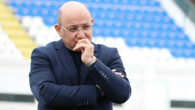 جماهير الطاس وأبناء الحي المحمدي يطالبون برحيل المنفلوطي