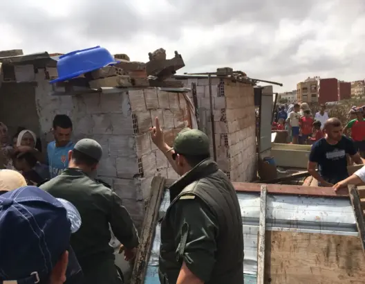 “كاريان كوميرا” بالبيضاء.. مئات الأسر تترقب إنهاء معاناتها وغموض يلف مصير إيواءها