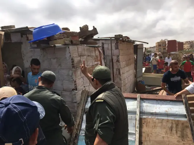 “كاريان كوميرا” بالبيضاء.. مئات الأسر تترقب إنهاء معاناتها وغموض يلف مصير إيواءها