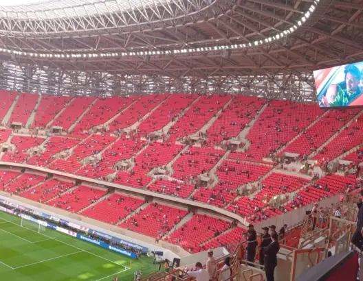 أضواء كاشفة// المغرب يبني الملاعب.. فمتى نبني الإنسان؟