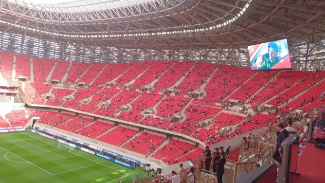 أضواء كاشفة// المغرب يبني الملاعب.. فمتى نبني الإنسان؟