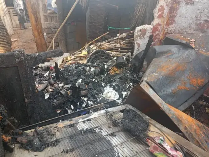شهد دوار مولاي عزوز، التابع لمنطقة النخيل الشمالي بمراكش، فاجعة مأساوية إثر اندلاع حريق مهول أتى على عدد من المنازل، مخلفا خسائر بشرية ومادية فادحة، وحالة من الصدمة والغضب بين السكان.