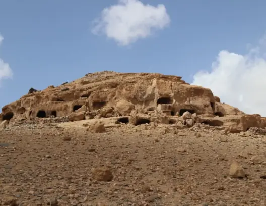 موقع “تِكْنيوين” الأثري بورزازات.. كنز جيولوجي تاريخي يواجه شبح الإهمال