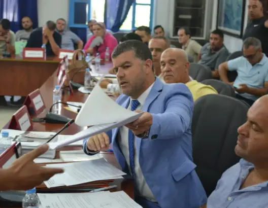 اعتبره “تصفية حسابات سياسية”.. مستشار يقاضي جماعة مرتيل لإيقاف تنفيذ مقرر