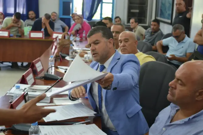 اعتبره “تصفية حسابات سياسية”.. مستشار يقاضي جماعة مرتيل لإيقاف تنفيذ مقرر